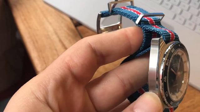 Hamilton Pan Europ Blue Dial смотреть онлайн