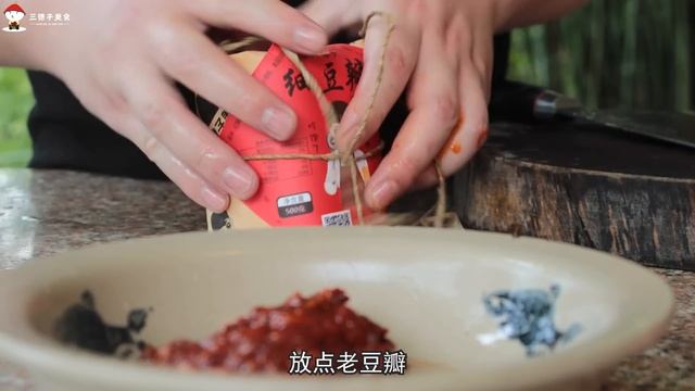 6根猪蹄，德哥做“老妈蹄花”，慢炖4个小时，筷子一夹就脱骨，汤汁奶白，入口即化【三德子美食】 смотреть онлайн