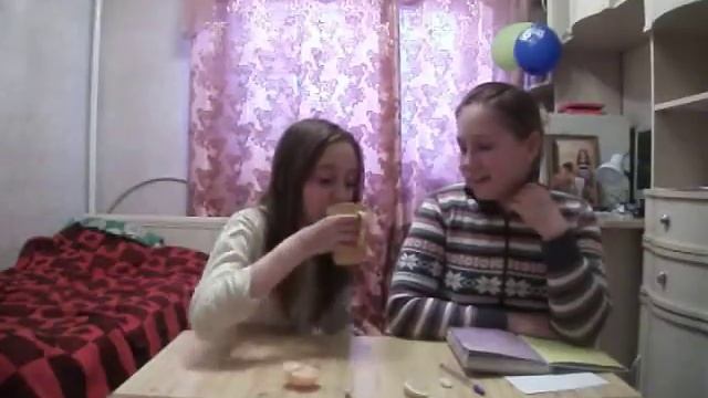 СМОТРЕТЬ ВСЕМ!!!АЛЕНА СЪЕЛА ЧЕСНОК,А ТАНЯ ЛИМОН!!!ПЕРЕДАЛИ ПРИВЕТ смотреть онлайн