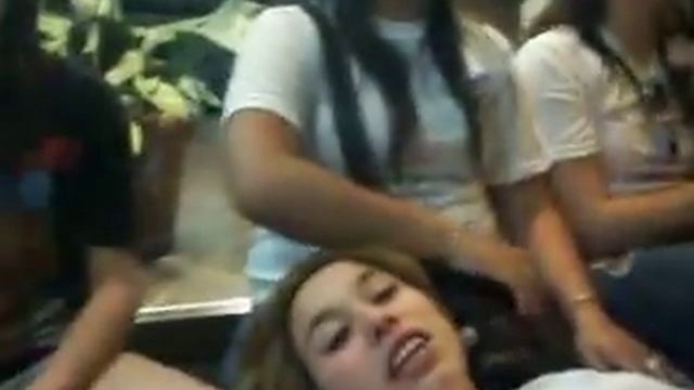 Afuera del Hotel de Nestor en bloque ♫♫ смотреть онлайн