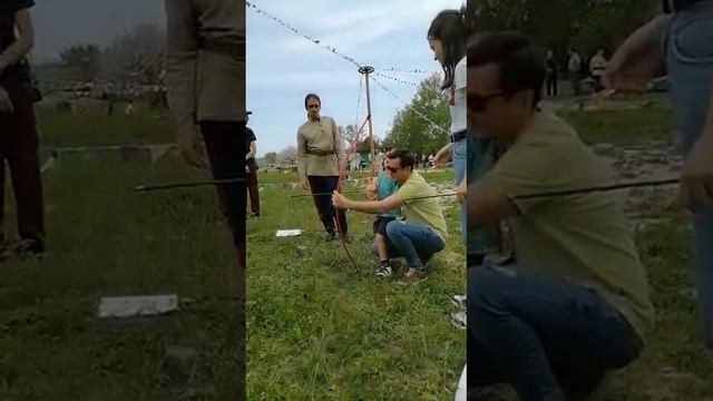 Я попал! Учусь стрелять из лука смотреть онлайн