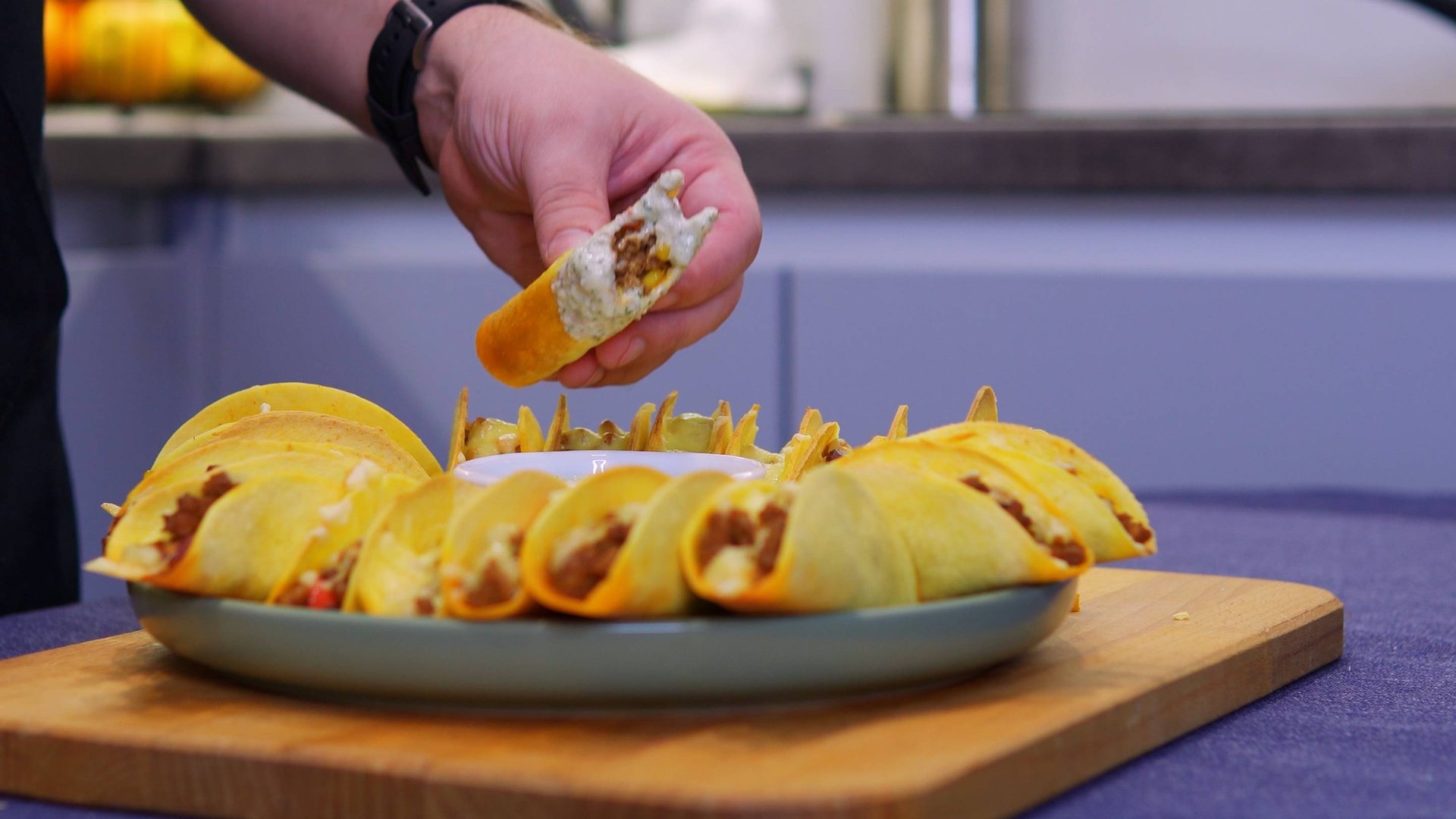 Мини Такос за 10 Минут – Быстрый и Вкусный Рецепт Мексиканской Закуски смотреть онлайн