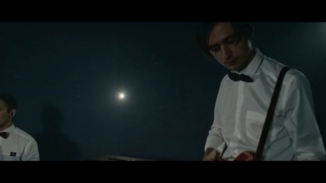 Chameleons Brothers - Tell Me Now смотреть онлайн