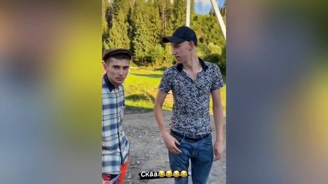 ЛЬОЛІК ПОЇХАВ В КАРПАТИ ДО КОЛЄҐИ НА ДЕНЬ НАРОДЖЕННЯ / ЛЬОЛІК ЛИШИВ КОХАНКУ І ЗНАЙШОВ НОВУ КУБІТУ смотреть онлайн