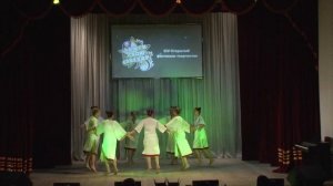 "Dance Flight" = "Территория Танца".              "На горе мак"