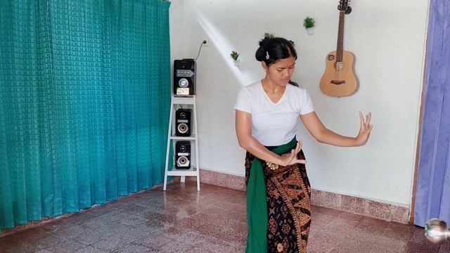 Tari Rejang Taksu Bhuwana dari belakang смотреть онлайн