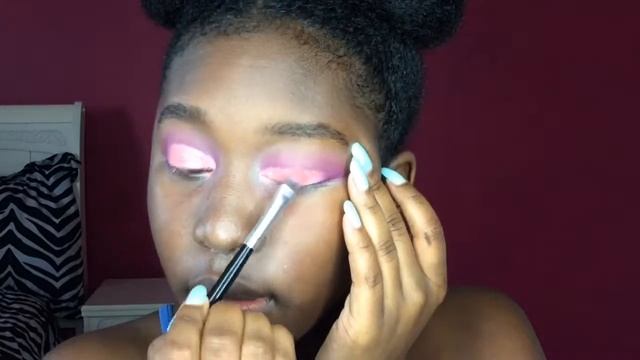 BERRY PINK CUT CREASE смотреть онлайн