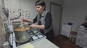 Муж на кухне Очень интересно..