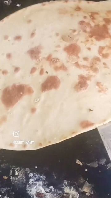 Food సవాల్ 😀 Garlic Naan 😋 #egyptlotelugammai #food #recipe #naan #telugu #viral #shorts #trending смотреть онлайн