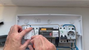 Щит для зарядной станции электромобиля своими руками