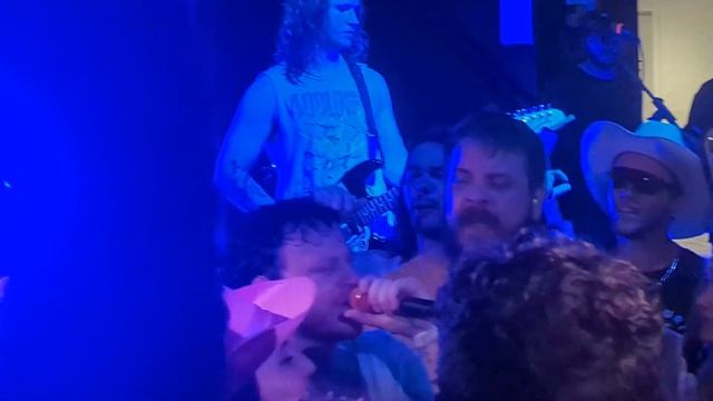 bilmuri - near (live in Kansas City Uptown Theater 5-30-2022) смотреть онлайн