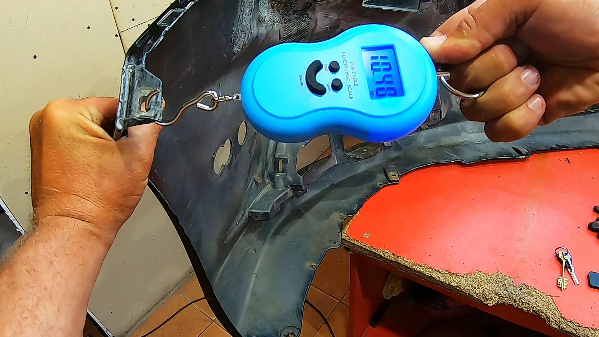 Выдержал больше 10КГ.