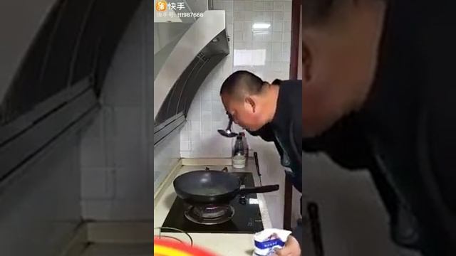 Когда ты повар где-то глубоко в душе 😂👍😂 смотреть онлайн