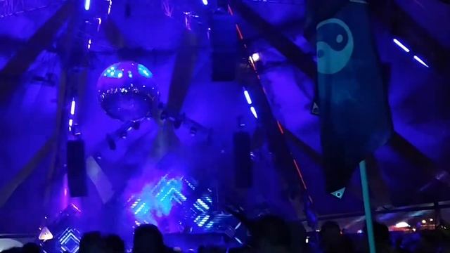 Hot Since 82 Neon Garden EDC Las Vegas 06/17/2016 смотреть онлайн