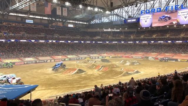 Monster Jam Detroit 2022 Blue Thunder WINNING Freestyle: Show 2 смотреть онлайн