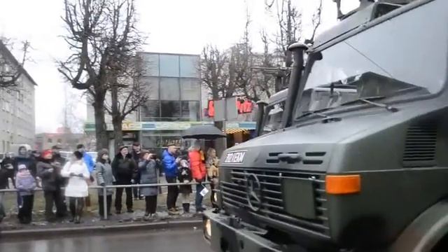 Колонна техники Эстония Украина новости сегодня смотреть онлайн
