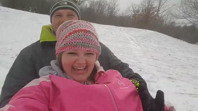 Tom & Melissa sledding смотреть онлайн
