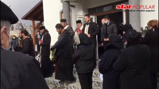 DUMITRU STROIE A FOST CONDUS PE ULTIMUL DRUM. MORMÂNTUL A FOST ACOPERIT CU UN MUNTE DE FLORI смотреть онлайн