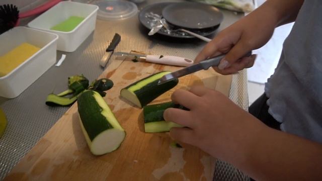 KOREAN BEEF TJAPPEN WITH DUTCH STUDENTS смотреть онлайн