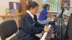 Урок. Домницкая Мария. Преподаватель Белованова Маргарита Евгеньевна. А. Цфасман "Быстрое движение"