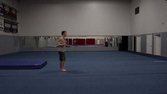 Front Flip | Tips and Tricks w/Acrowill смотреть онлайн