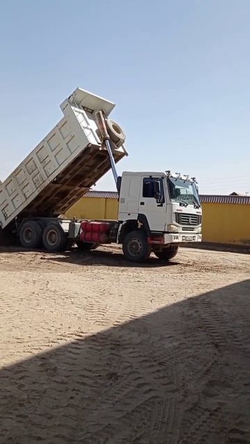 работа HOWO SINOTRUK самосвал смотреть онлайн