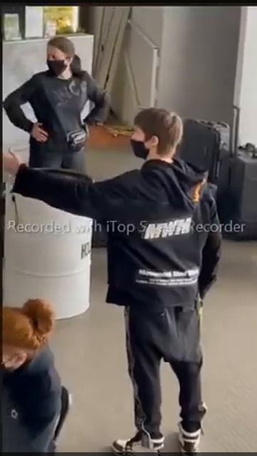 ШОК!!!!!!!!! С WHYBABY? СНЯЛИ МАСКУ НА СЬЕМКАХ КЛИПА PAYPAS смотреть онлайн