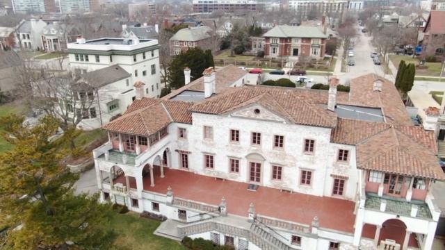 Villa Terrace Decorative Art Museum has unique Italian architecture смотреть онлайн