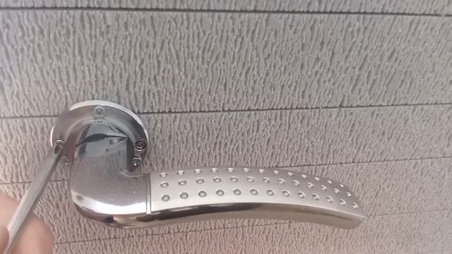 Как снять ручку с двери? Как открутить дверную ручку. смотреть онлайн