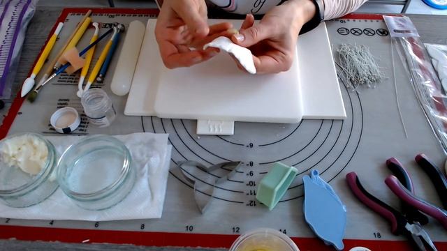How to make a DAFFODIL flower for Mother’s Day from sugarpaste | Ilona Deakin at Tiers Of Happiness смотреть онлайн