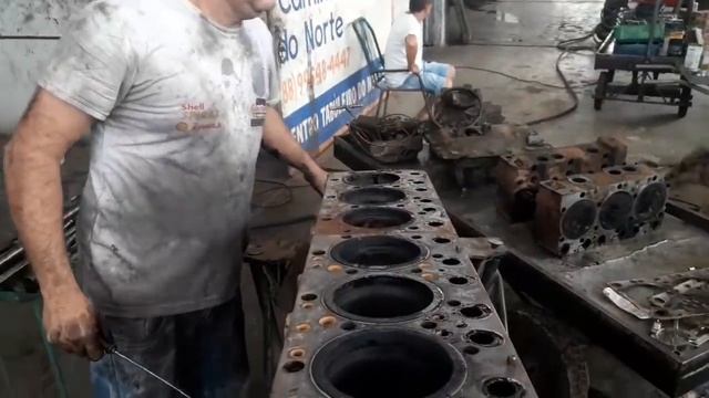 Desmontando o motor do Scania 113, Tabuleiro do Norte-CE смотреть онлайн