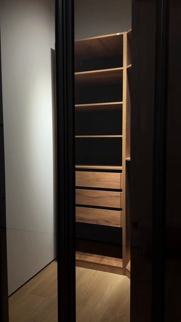 Установили стильную стеклянную перегородку! Клиент доволен — честный отзыв в видео