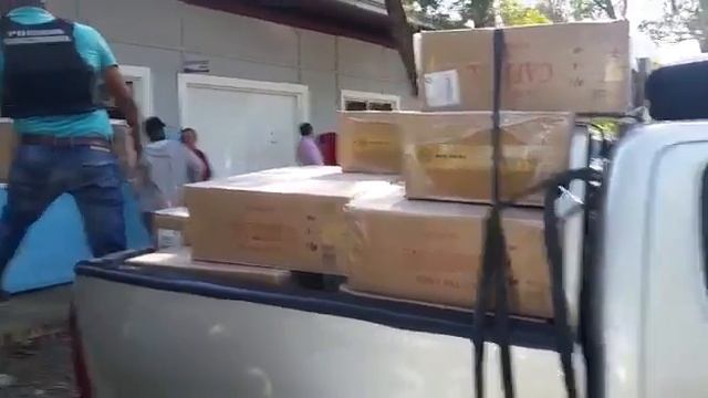 DESMANTELAN FABRICA EN SANTIAGO DE CIGARRILLO Y RON ADULTERADOS смотреть онлайн