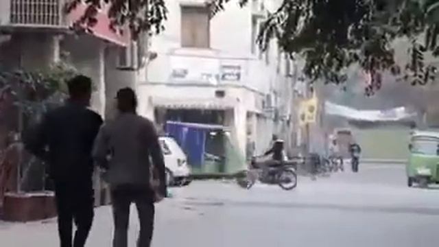 مقالب_مضحكة_😅_مقلب_الكلاب_🤣_هتموت_من_الضحك🤣🤣_Funny_video