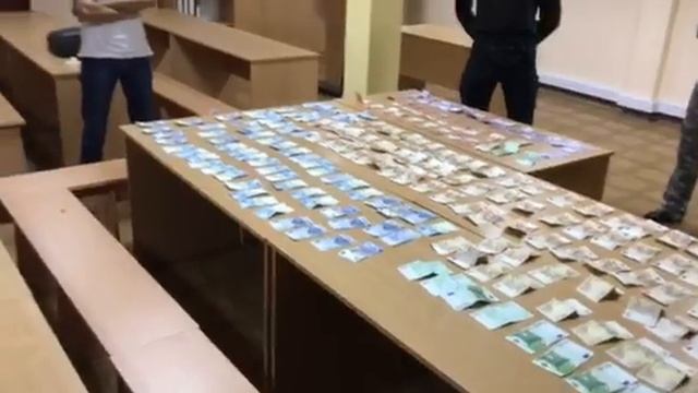 Закарпаття онлайн. Вилучення "чорної каси" митників на МП "Тиса" 1 смотреть онлайн