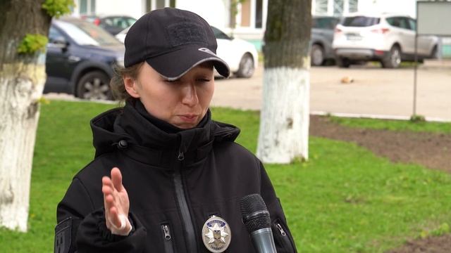 У Сумах правоохоронці оперативно розшукали та затримали зухвалого водія, який вчинив опір патрульни смотреть онлайн