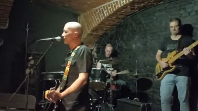 3 КАБАНА - в 1/4 Пинты смотреть онлайн