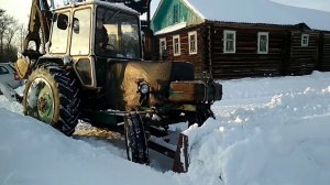 Расчистка снега на ЮМЗ 6