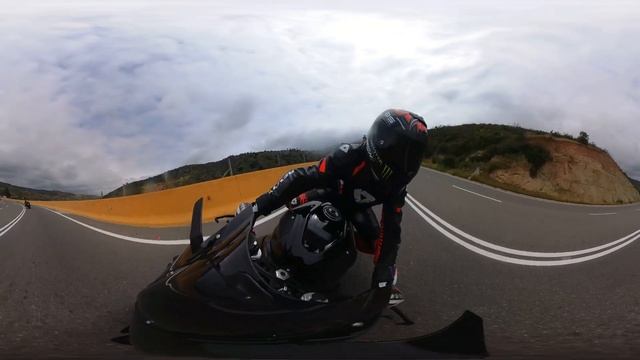 #bmw #bmwmotorsport #s1000rr #Meme #chile #insta #insta360 #gopro #suzuki #yamaha #motorcycle смотреть онлайн