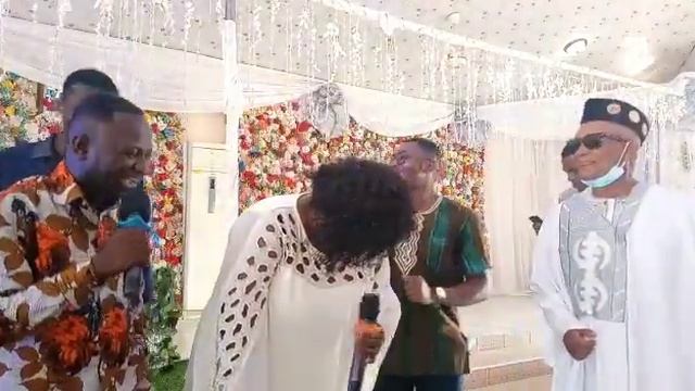 Mama Esther dances with MC ASA, Host of ASA TV смотреть онлайн