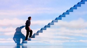 Мужчина ОКАЗАЛСЯ в МИРЕ, где вся его жизнь - это КИНО!