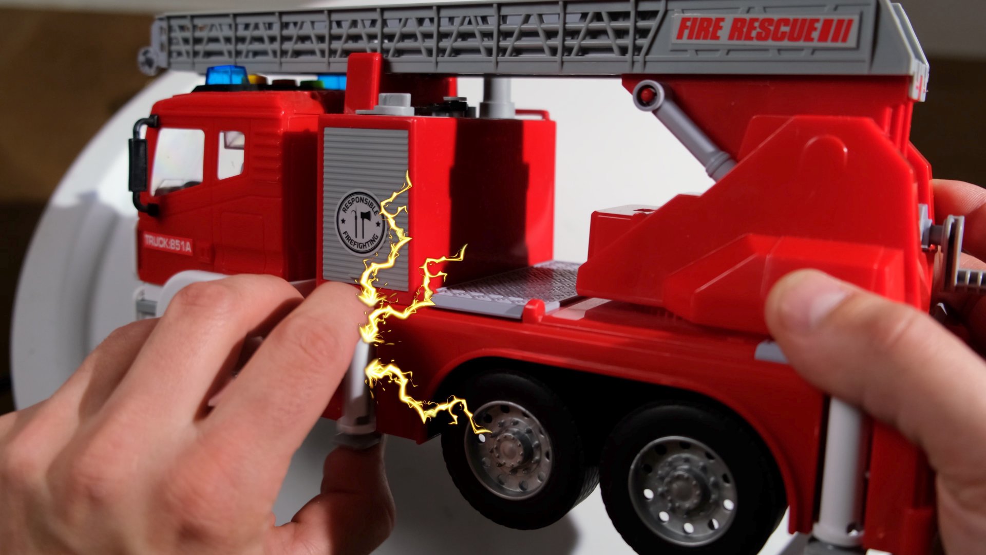 Обзор пожарной машинки | мультик для детей | Обзор игрушки