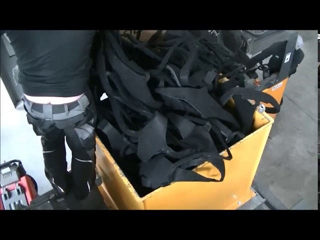 UNTHA RS 40 измельчение ткани, кожи, резины, утеплителя. смотреть онлайн