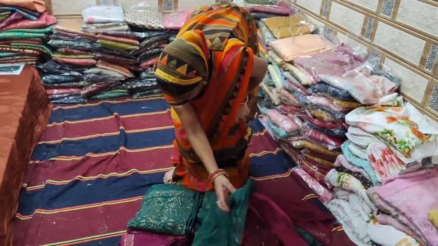 pure bnarsi silk sarees 😍🦚 #shop no. 330 #latestcollection #tara devi #katranmarketdelhi ☎965030791 смотреть онлайн