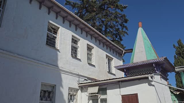 Бывшая дача Дахнова «Гюзеле» или «Вилла Роз» в Алуште смотреть онлайн