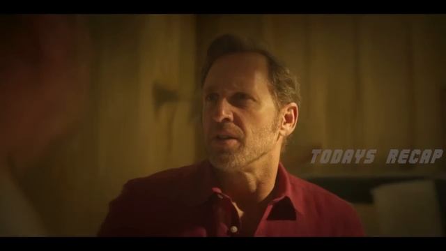 A Man Arrives at an Abandoned Oil Rig only to find himself trapped by a Megalodon смотреть онлайн