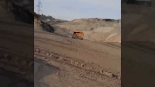 Watch amazing Big Trucks in Coal Mine Banovići смотреть онлайн