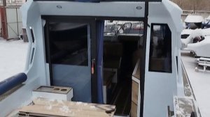 Катер Voyager 850 Cabin TWIN