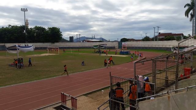 Juara 2 Nomor Lari 800 Meter Putri PORPROV 2017 Lampung смотреть онлайн
