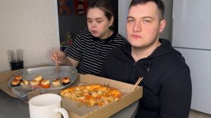 🍣МУКБАНГ СУШИ РОЛЛЫ ЗАПЕЧЕННЫЕ | ПИЦЦА ТОМ ЯМ КОЛА ОТВЕЧАЕМ НА КОММЕНТАРИИ